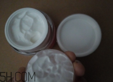 瓷肌御雪祛斑霜夏天能用嗎？瓷肌御雪祛斑夏天用油嗎？