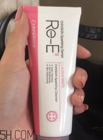 瓷肌晶透雪肌潔面乳可以卸妝嗎？清潔力如何？