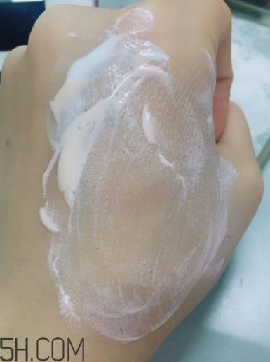 瓷肌晶透雪肌潔面乳可以卸妝嗎？清潔力如何？