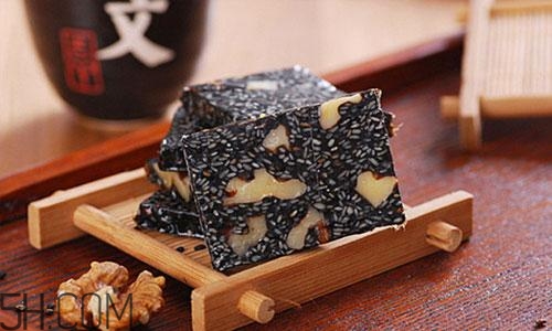 吃阿膠可以喝蜂蜜水嗎？阿膠和蜂蜜可以一起吃嗎？