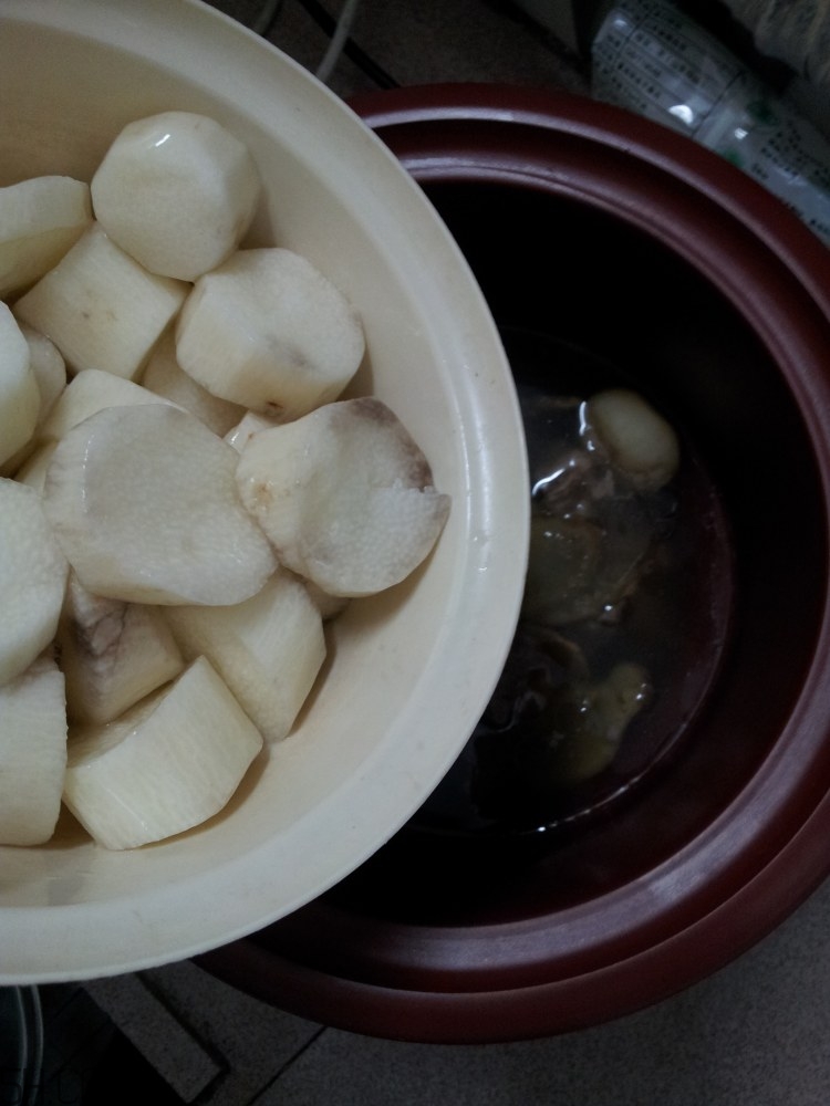 馬蹄和山藥能一起煲湯嗎？山藥和馬蹄能一起吃嗎？