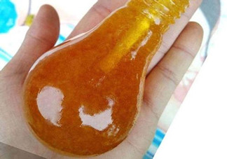 燈泡糖放進(jìn)嘴巴為什么拿不出來？燈泡棒棒糖怎么拿出來？