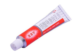 達(dá)克寧能治灰指甲嗎？達(dá)克寧能擦臉嗎？