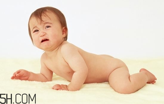 怎樣能夠訓(xùn)練嬰幼兒的肌肉？寶寶為什么總是在鬧騰？