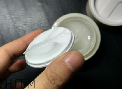 牛爾白玉蘭凍膜什么功效？牛爾白玉蘭凍膜熟齡肌適合嗎？