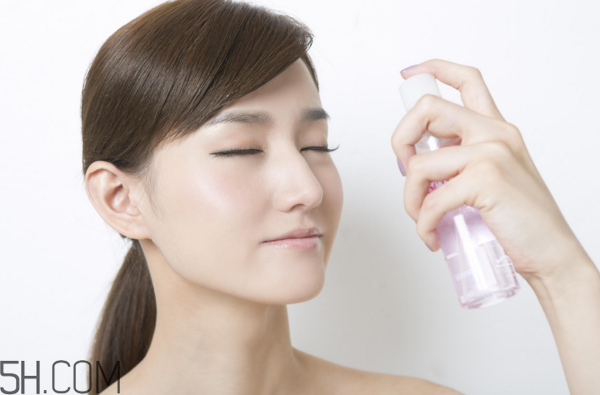面霜什么時候用最好？保濕面霜哪個牌子好用？