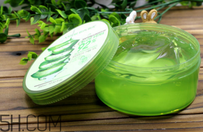 蘆薈膠用在臉上為什么會有刺痛感？防止用蘆薈膠后皮膚刺痛的方法