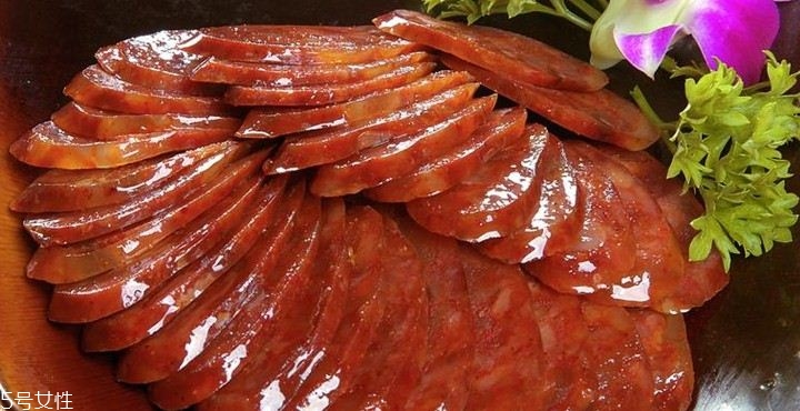 臘腸在蒸之前要泡水嗎？吃臘腸兩步走