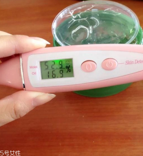 得鮮蘆薈膠含酒精嗎？蘆薈膠當睡眠面膜的作用