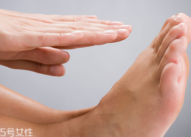 腳冷預(yù)示哪些疾病？或是心臟衰弱