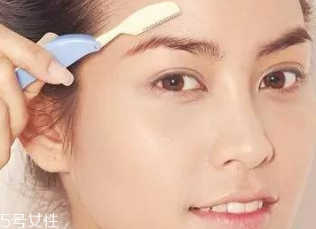 2018不流行平粗眉了？娛樂圈都在畫細(xì)長眉