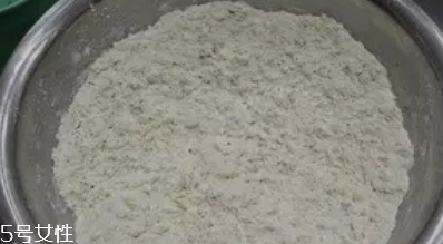 ?炸麻葉用什么水和面？面粉還是淀粉還是木薯粉