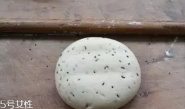 ?炸麻葉用什么水和面？面粉還是淀粉還是木薯粉