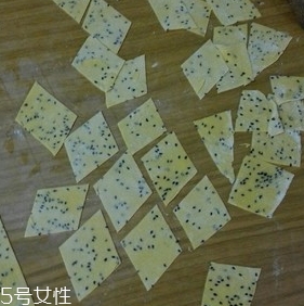 炸麻葉怎么做才脆酥？掌握這些技巧就很簡(jiǎn)單