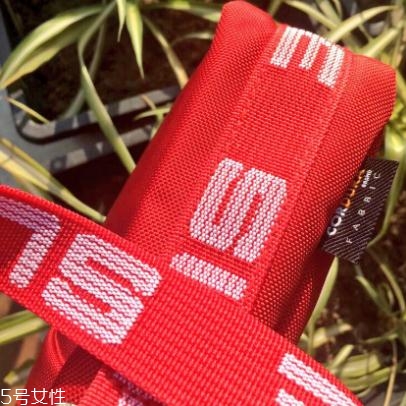 supreme2018春夏款肩挎包怎么樣？