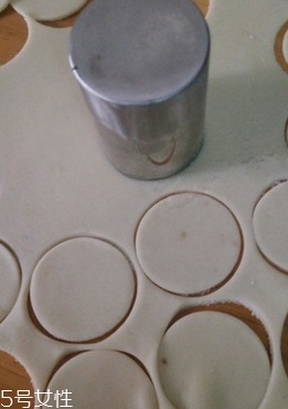 油角的皮要怎樣才松脆？關鍵看火候和時間