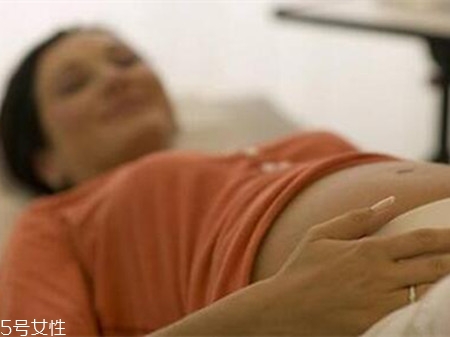 孕婦臉浮腫怎么消除？科學(xué)喝水是關(guān)鍵