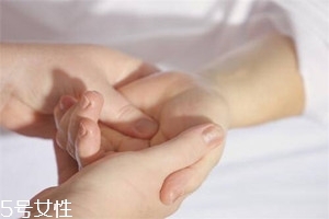 哪些按摩方法能強(qiáng)身健體？常按這部位疏通血液