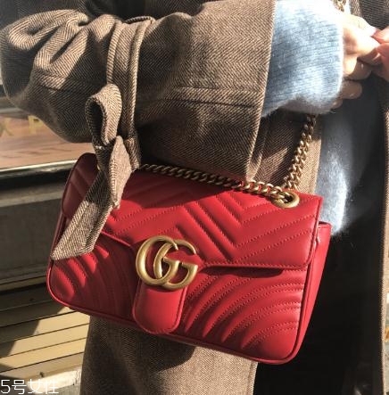 gucci包包多少錢(qián)？女人都對(duì)它欲罷不能