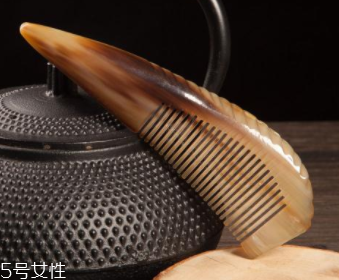 梳子的隱藏技能有哪些？梳梳手臂緩解便秘