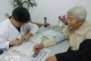 冬天老人容易犯哪些病？低溫易誘發(fā)5種病