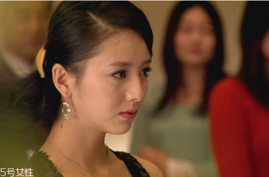 脖子后面有痣好嗎？激光冷凍祛痣易導(dǎo)致癌變