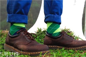 瘋馬皮沾上油漬怎么辦？這種皮質(zhì)千萬不能碰油