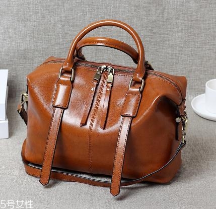 油蠟皮和牛皮哪個(gè)好？歲月沉淀的經(jīng)典之作