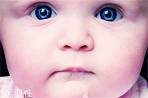 怎樣應(yīng)對(duì)寶寶口臭問(wèn)題？體內(nèi)外調(diào)節(jié)是關(guān)鍵
