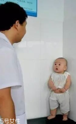 嬰兒打針哭鬧怎么辦？這些錯誤方法不要用