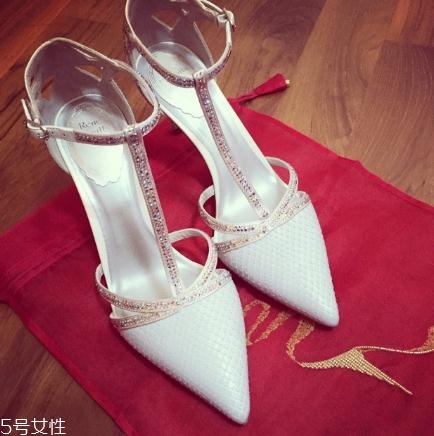 rene caovilla是什么檔次？無數(shù)女人的夢幻水晶鞋