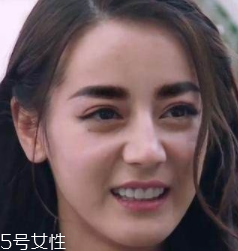 眉型為什么很奇怪？眉頭沒畫好