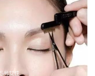 眉型為什么很奇怪？眉頭沒畫好