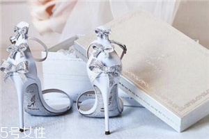 rene caovilla是奢侈品嗎？美到讓人產(chǎn)生錯(cuò)覺(jué)
