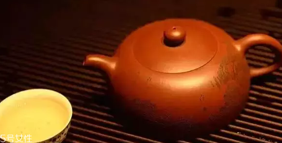 茶垢含有哪些物質(zhì)？主要成分是碳氧元素