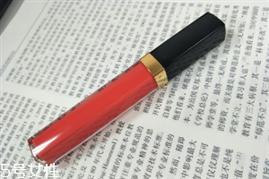香奈兒可可小姐唇露748什么色？香奈兒水晶糖光透唇釉全試色