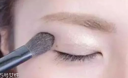 兔子腮紅怎么畫才可愛？中年少女必備腮紅畫技