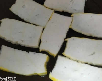 魚糕怎么烹飪好吃？成品魚糕做法多