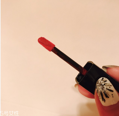 香奈兒炫亮魅力印記唇釉哪個色號好看？質(zhì)感超棒