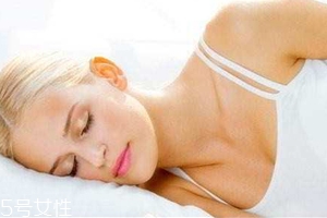 睡姿可以防治哪些疾?。亢玫乃耸丘B(yǎng)生秘訣