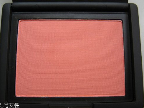 nars腮紅哪個(gè)色系顯白？nars腮紅全試色