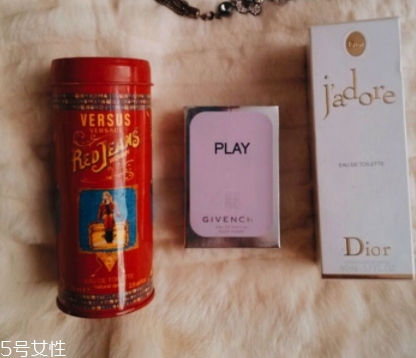 紀(jì)梵希和范思哲誰高檔？范思哲真正的奢侈品