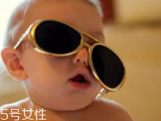 Jasper戴墨鏡，這樣扮酷讓孩子更自信！