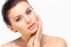 保濕面霜什么時候使用？秋冬季節(jié)面霜很重要