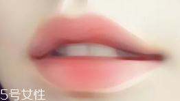 潤唇膏要怎么清潔？用前刮掉一層