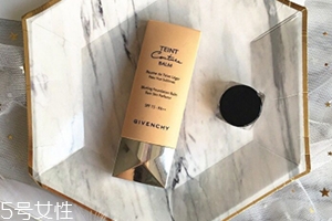 紀(jì)梵希和阿瑪尼粉底液哪個好？