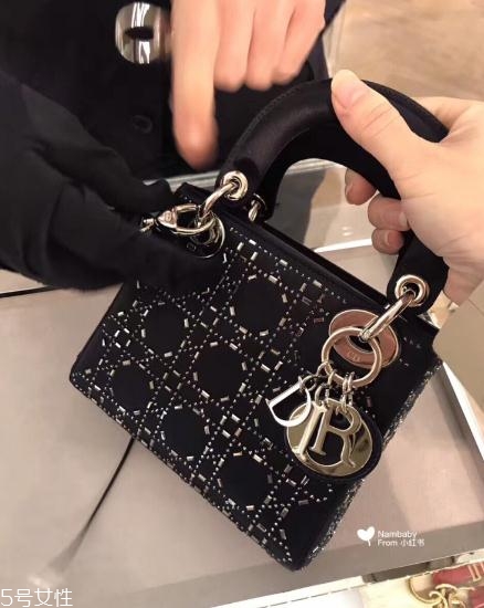 迪奧戴妃包多少錢？名媛氣質(zhì)與生俱來