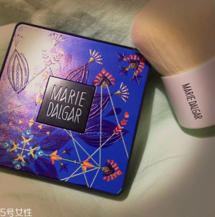 瑪麗黛佳蜜粉餅好用嗎？性價比較高的國產(chǎn)化妝品