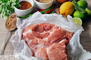 凍了一年的肉能吃嗎？請(qǐng)謹(jǐn)慎食用