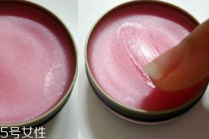 潤唇膏怎么保持衛(wèi)生？用前先洗手洗臉